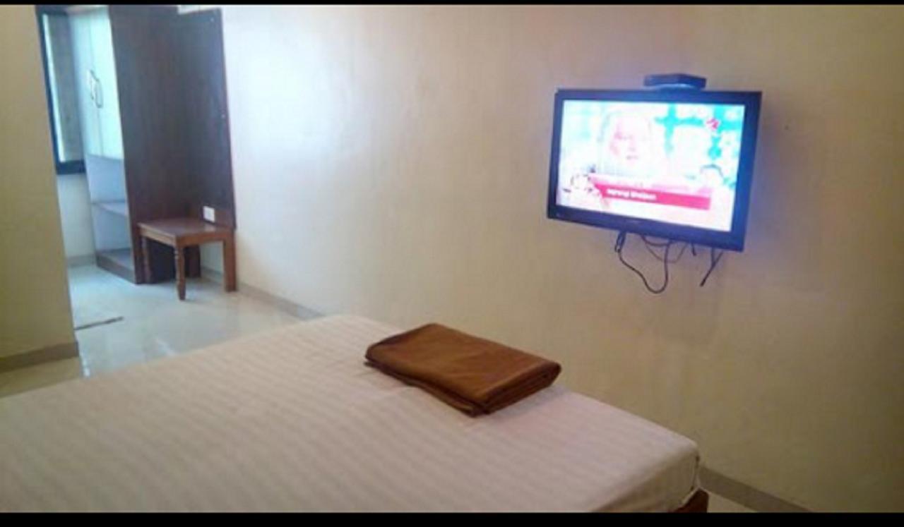 Hotel Rajdeep Pune Exteriör bild